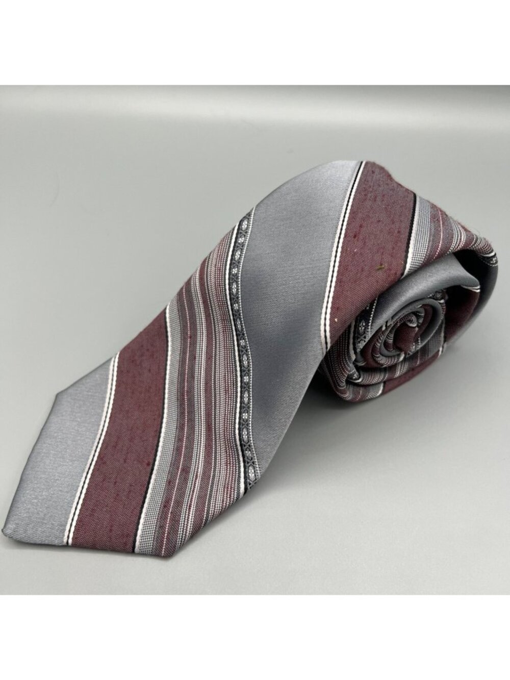 Vintage Silver & Burgundy Diagonal Striped Textured Pattern Tie (For crafting)